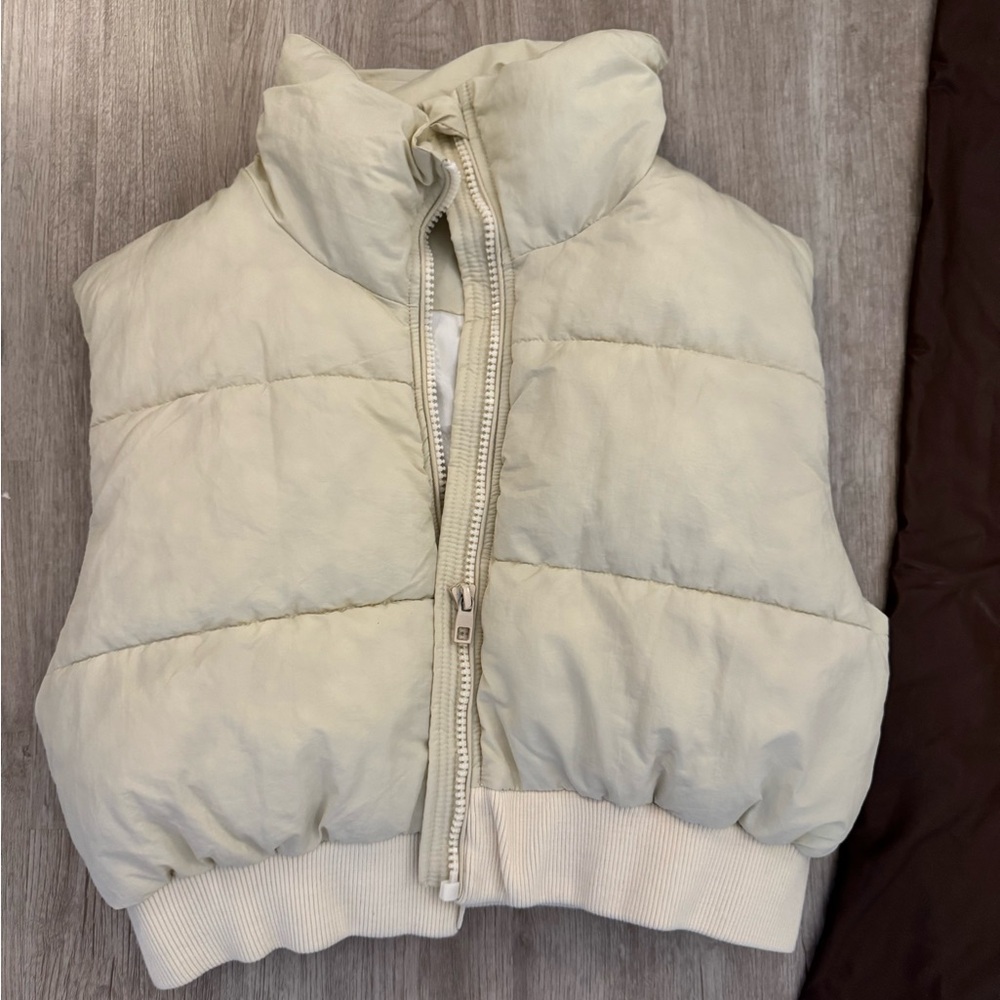 Women's Cropped Puffer Vest